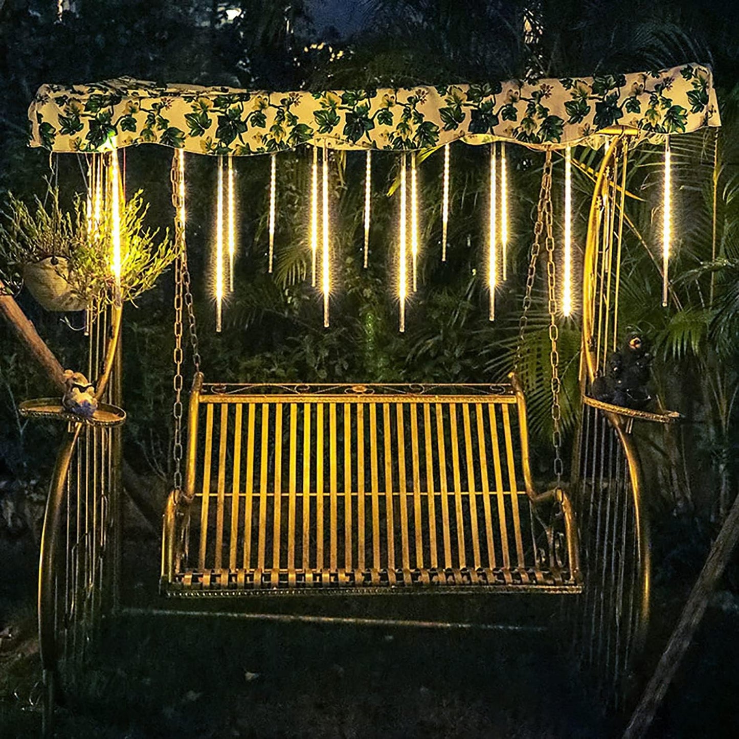 أضواء الشهب المتساقطة بالطاقة الشمسية