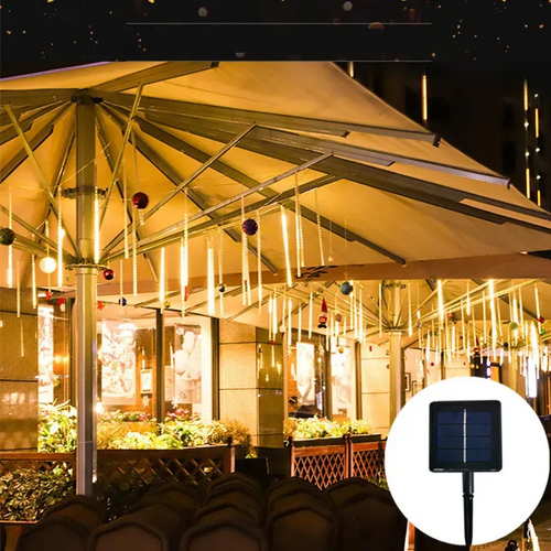 أضواء الشهب المتساقطة بالطاقة الشمسية