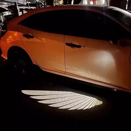 إضاءة باب السيارة